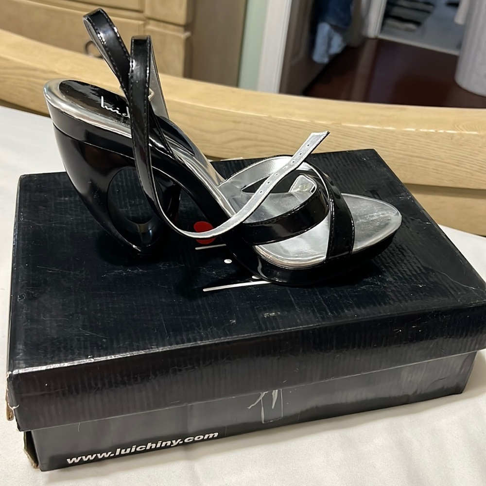 Black sandals